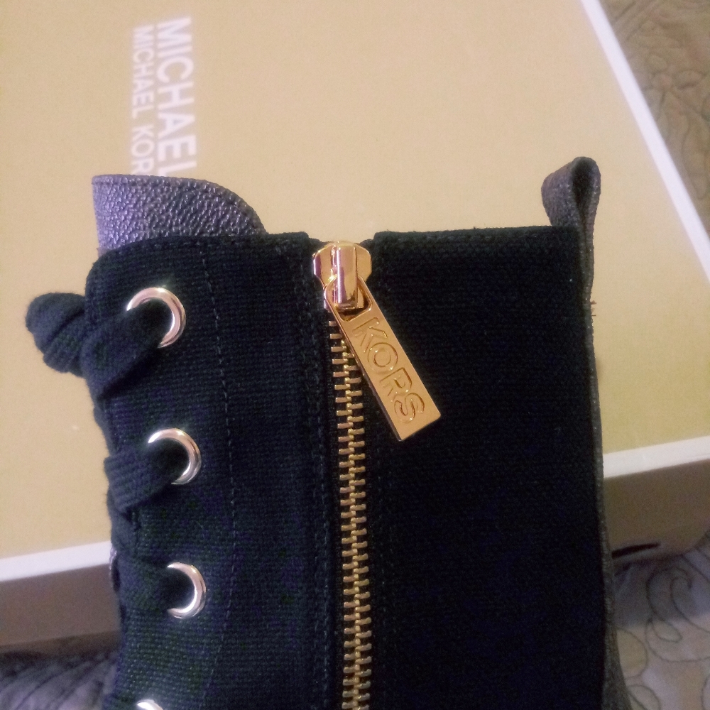 Michael Kors Corey Bootie - Picture 11 of 11